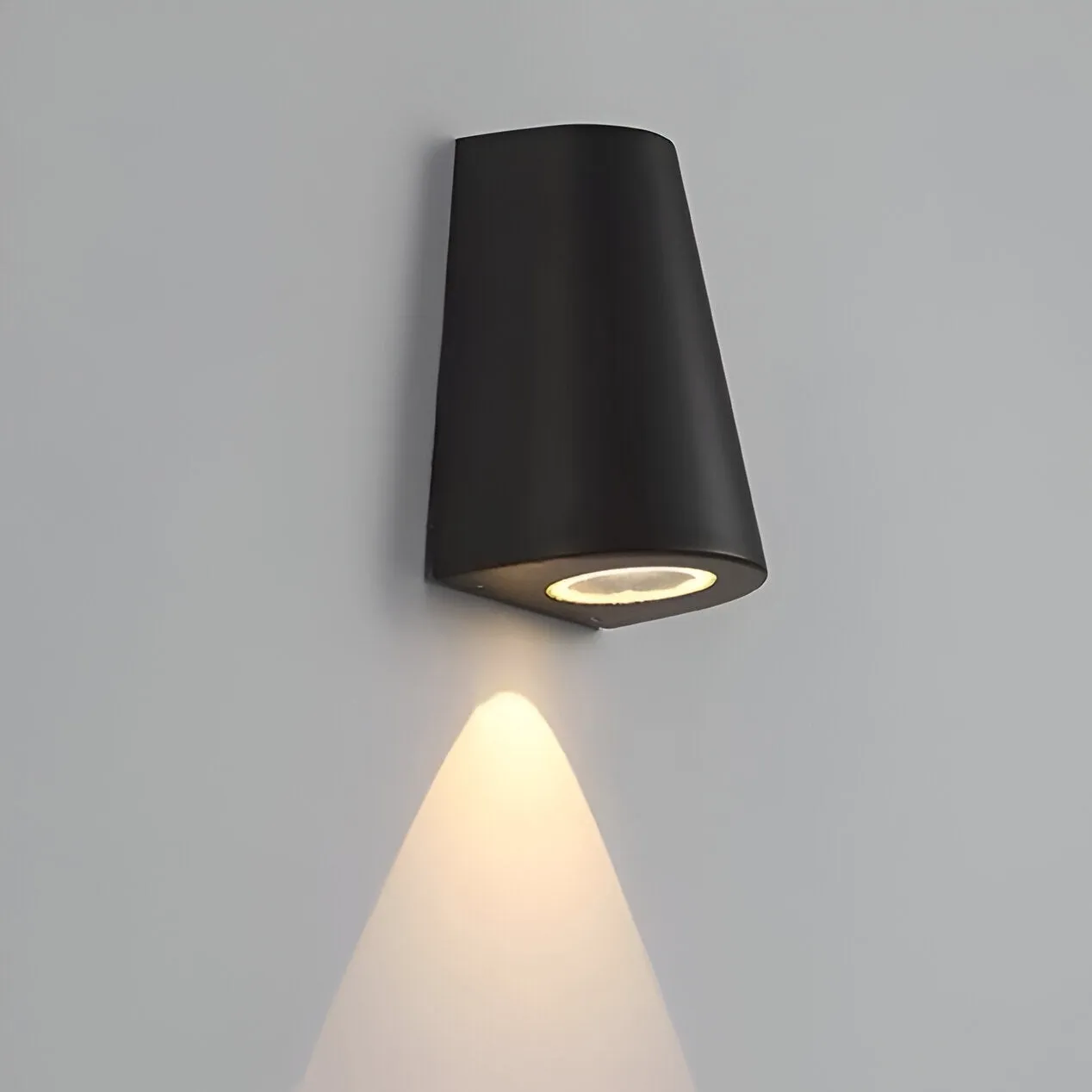 Nordic Aluminum IP65 Waterproof Outdoor Wall Light D940