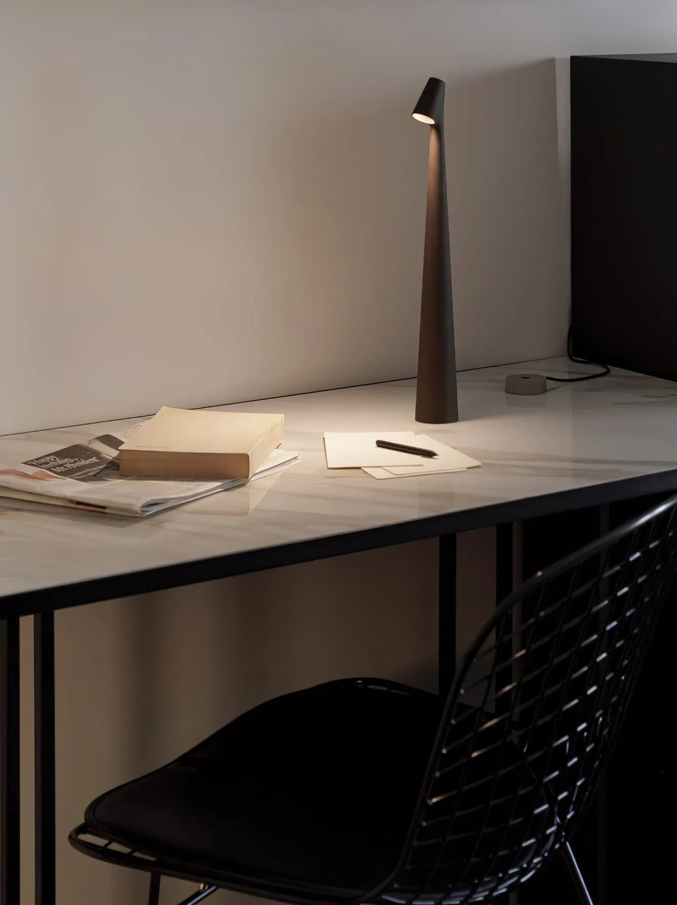 Creative Tall Portable Table Lamp M497