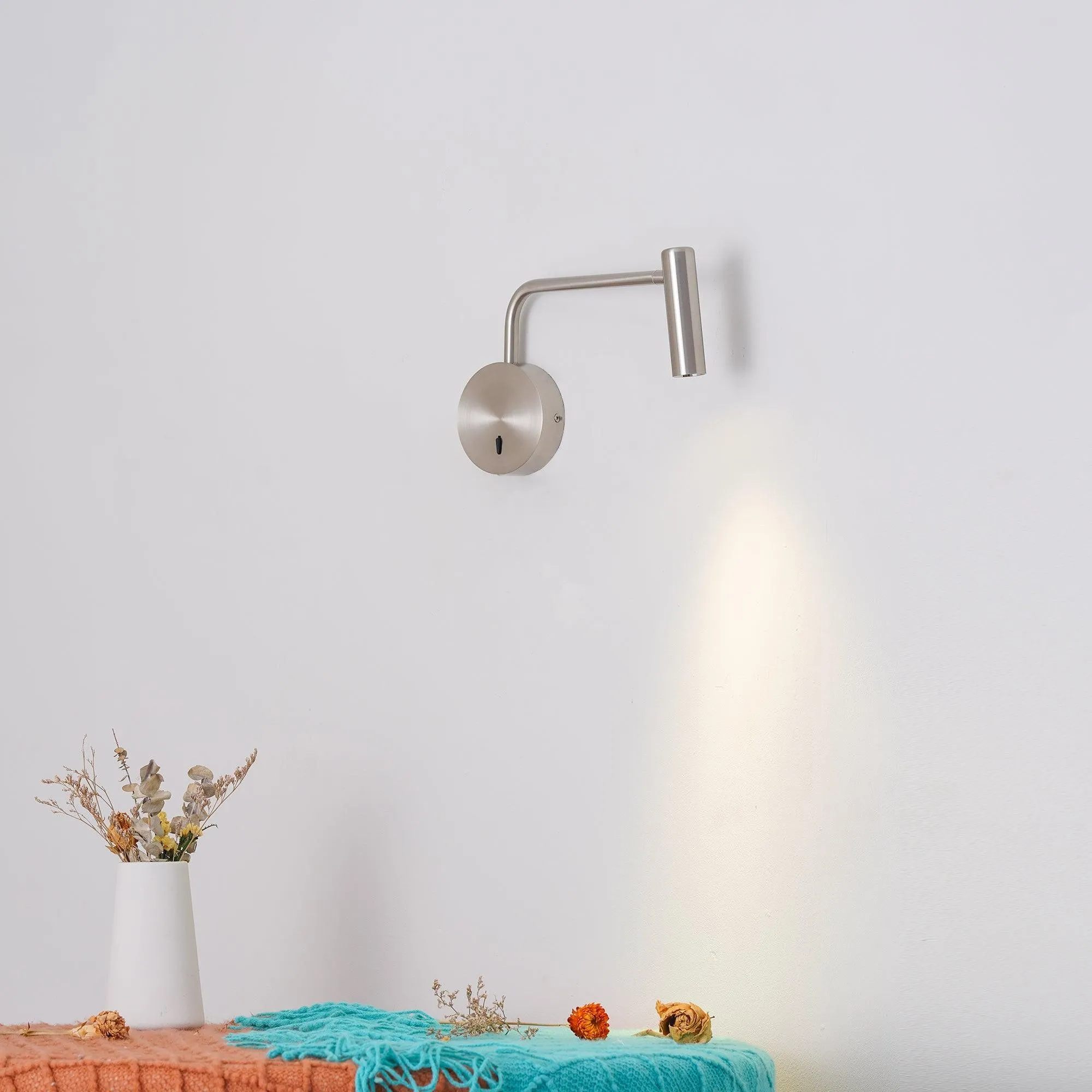 Fashion Modern Reading Plug In Wall Lamp M115