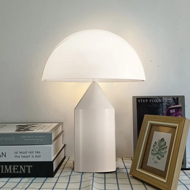 Modern Mushroom Metal Table Lamp for Bedroom