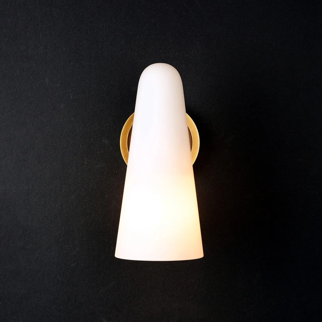 Nordic Simple Light Luxury Brass Wall Lamp M131