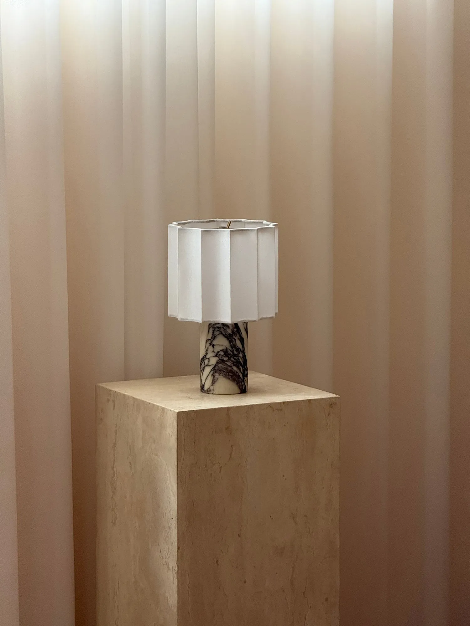 Valli Table Lamp D668