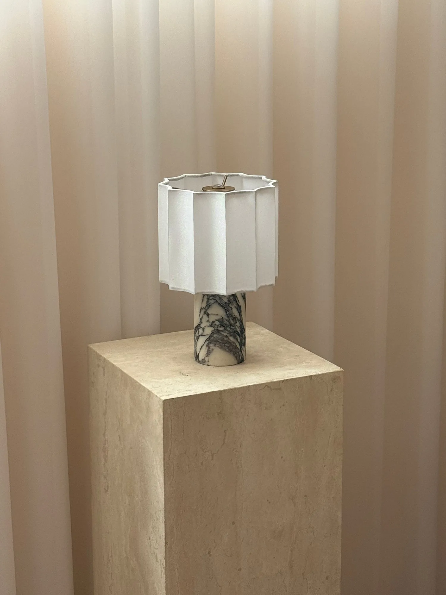 Valli Table Lamp D668