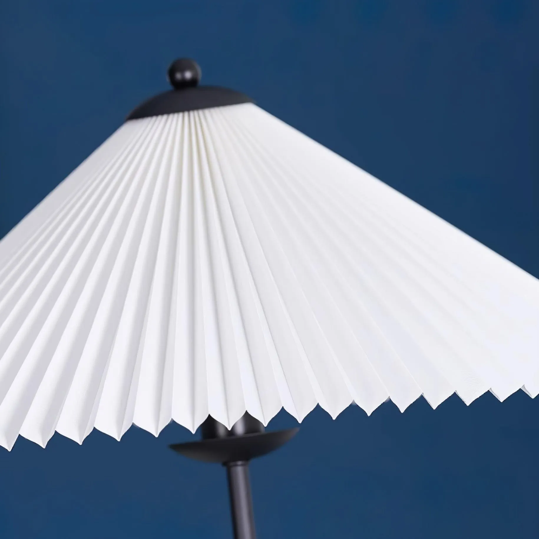 Waveform Exclusive Floor Lamp 17″- 59″ M199