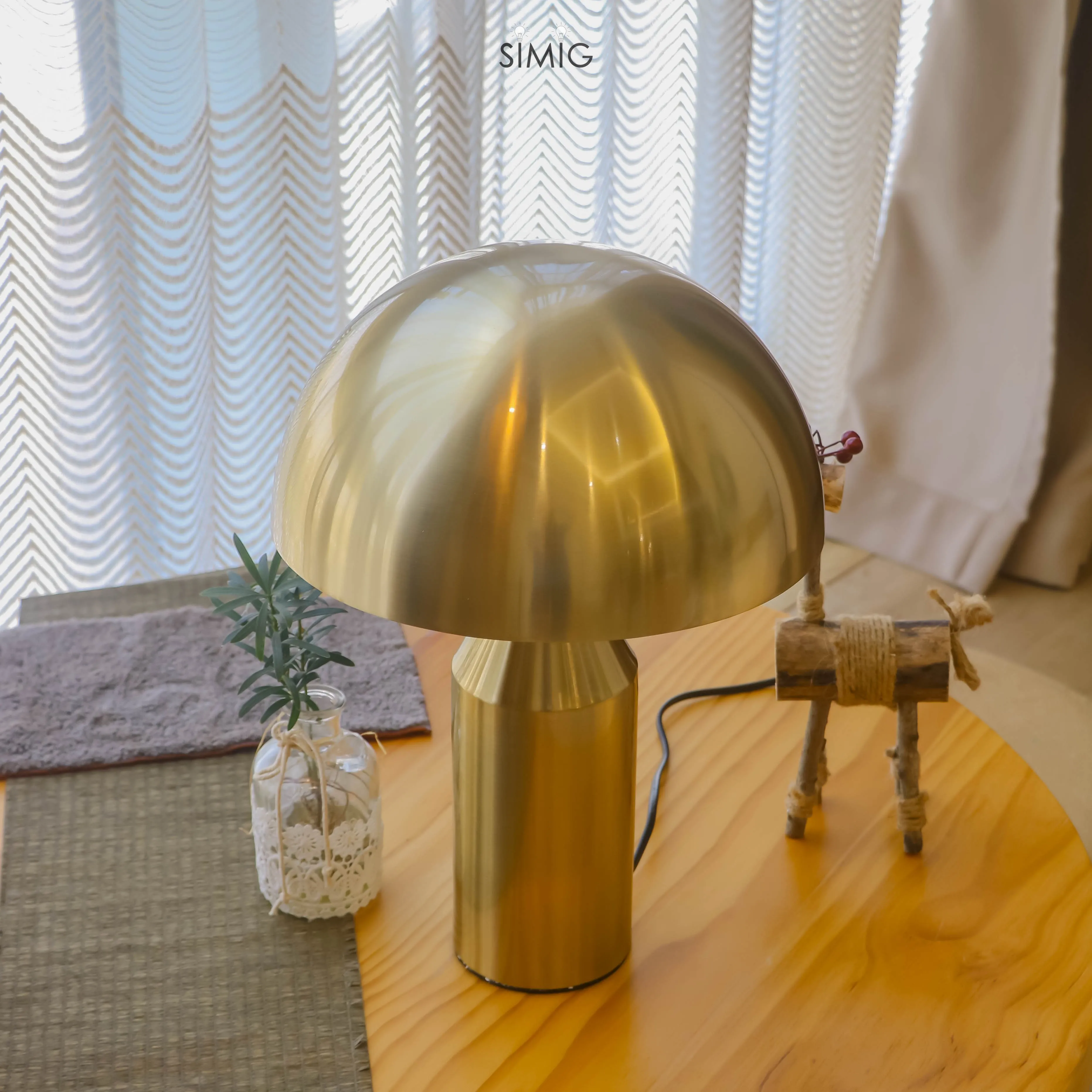 Modern Mushroom Metal Table Lamp for Bedroom