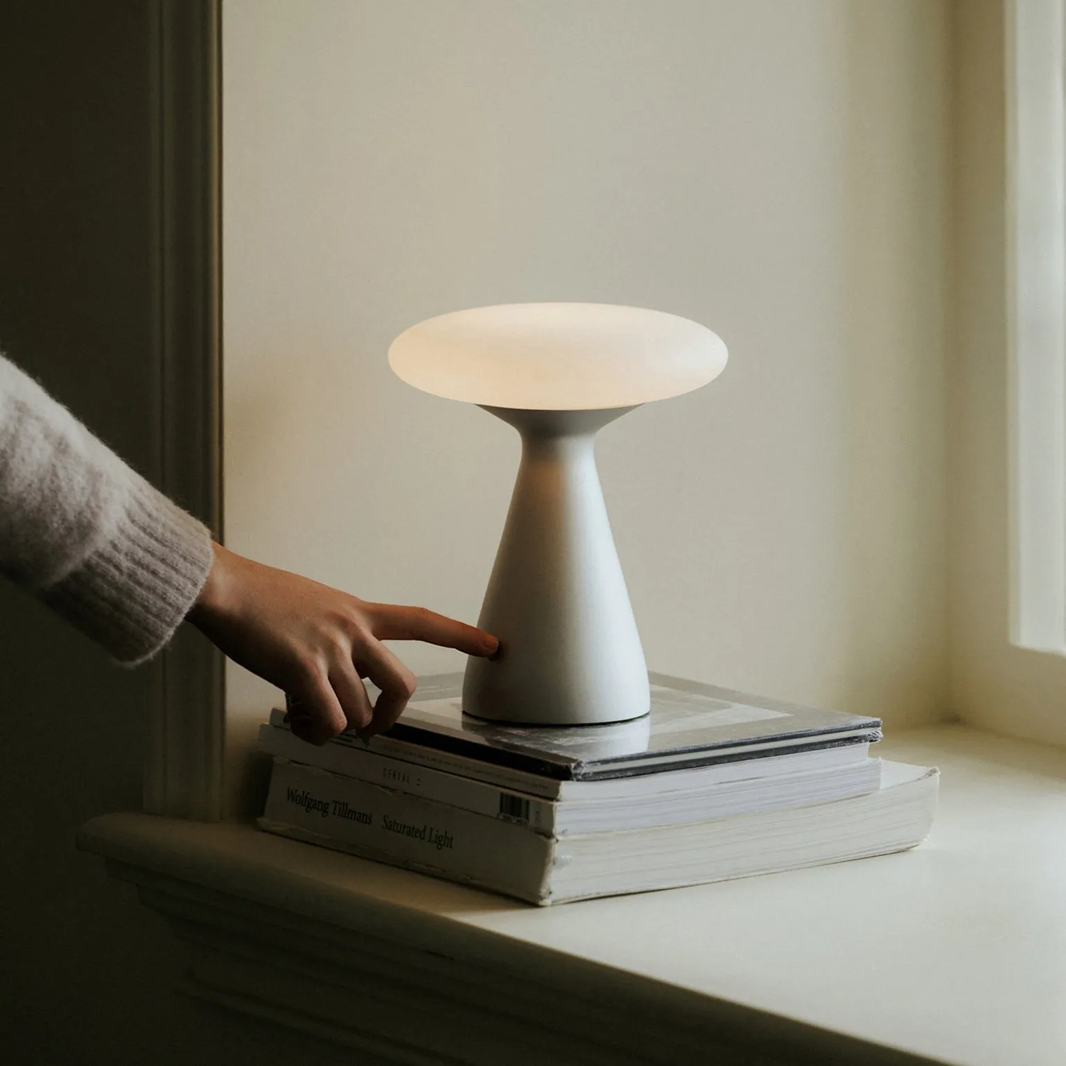 Simple Style Touch Dimming Table Lamp M248