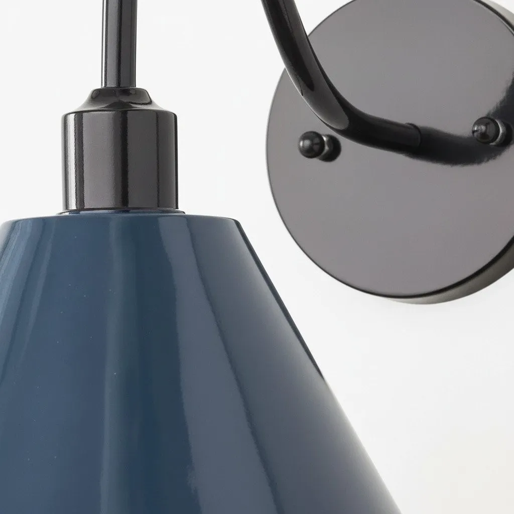 Narix Tapered Metal Wall Sconce - Clean Industrial Design in Contemporary Style for Bedroom T543