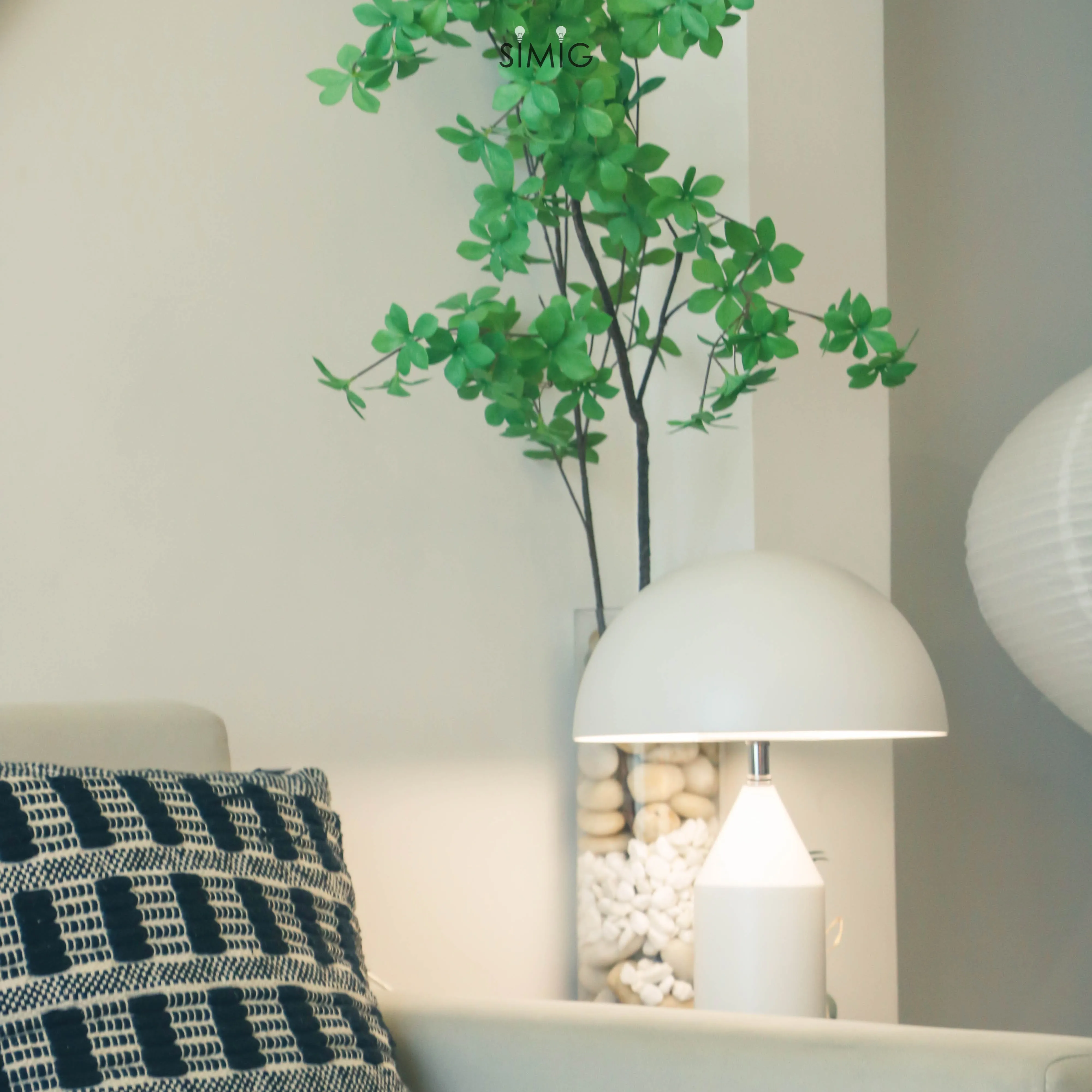 Modern Mushroom Metal Table Lamp for Bedroom