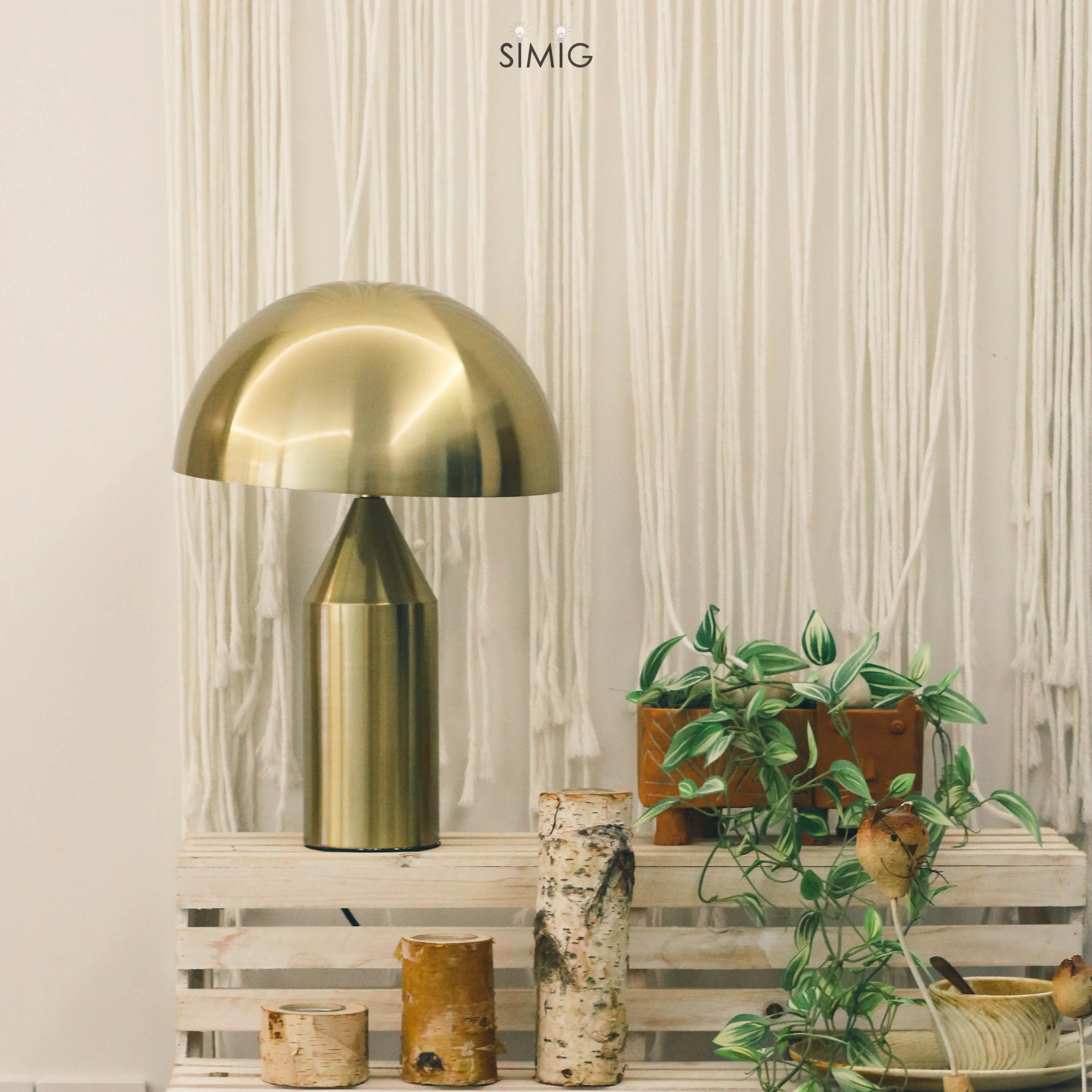 Modern Mushroom Metal Table Lamp for Bedroom