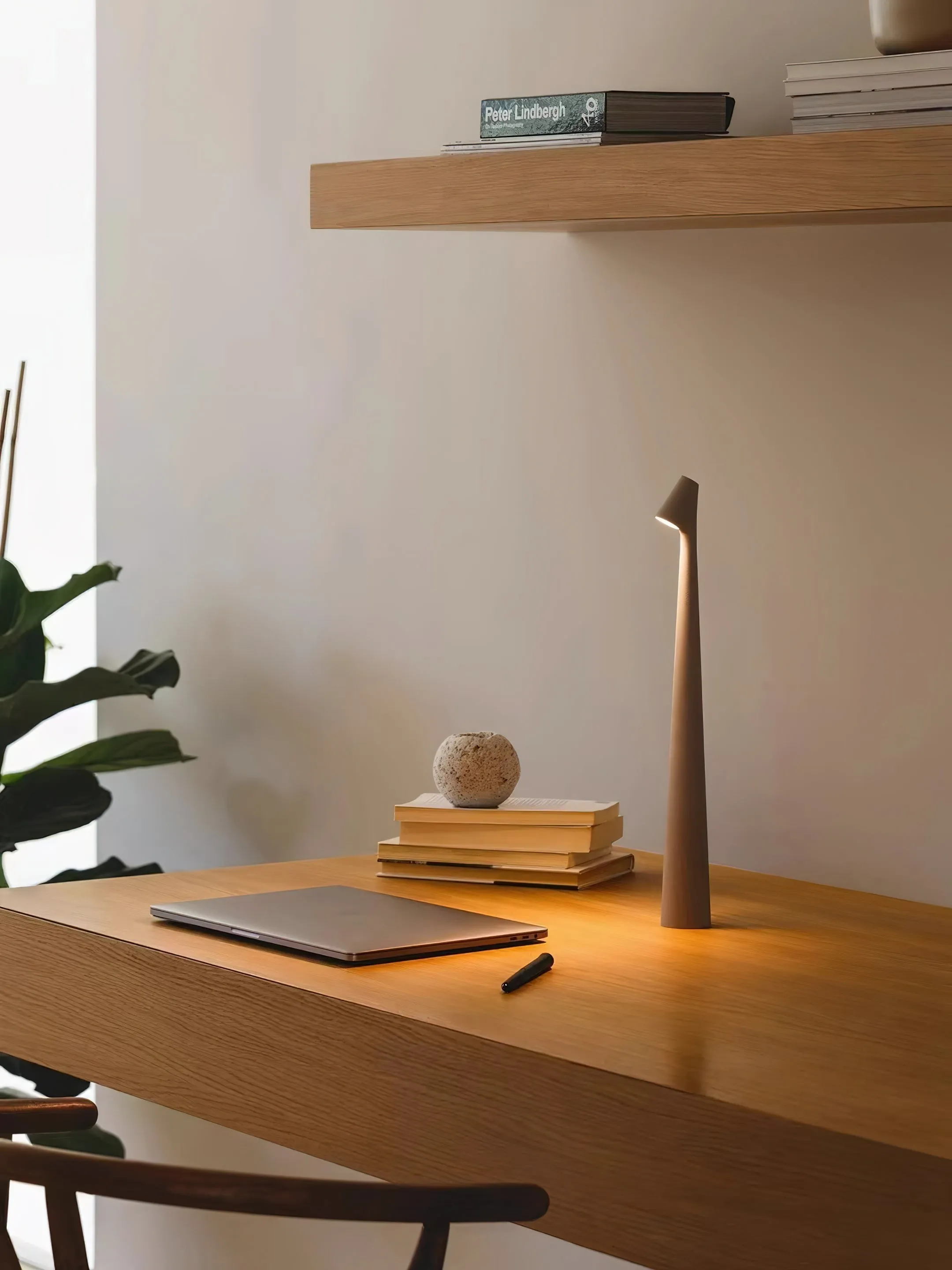 Creative Tall Portable Table Lamp M497