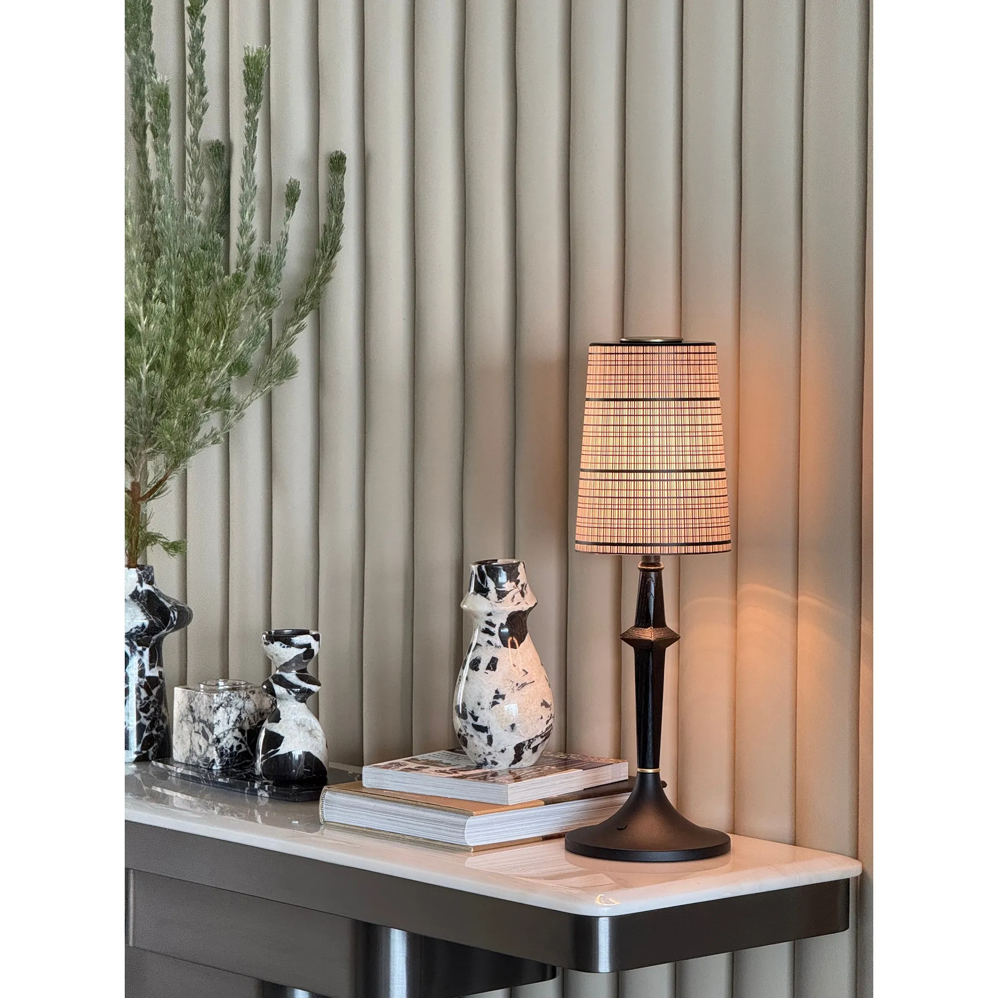 Devon Black Table Lamp D709