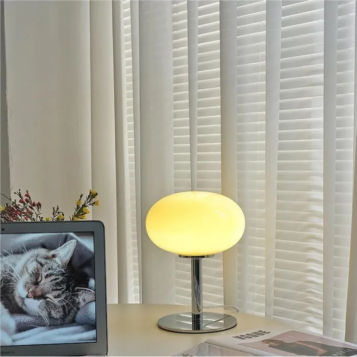 Minimalist Bauhaus Glass Table Lamp S20