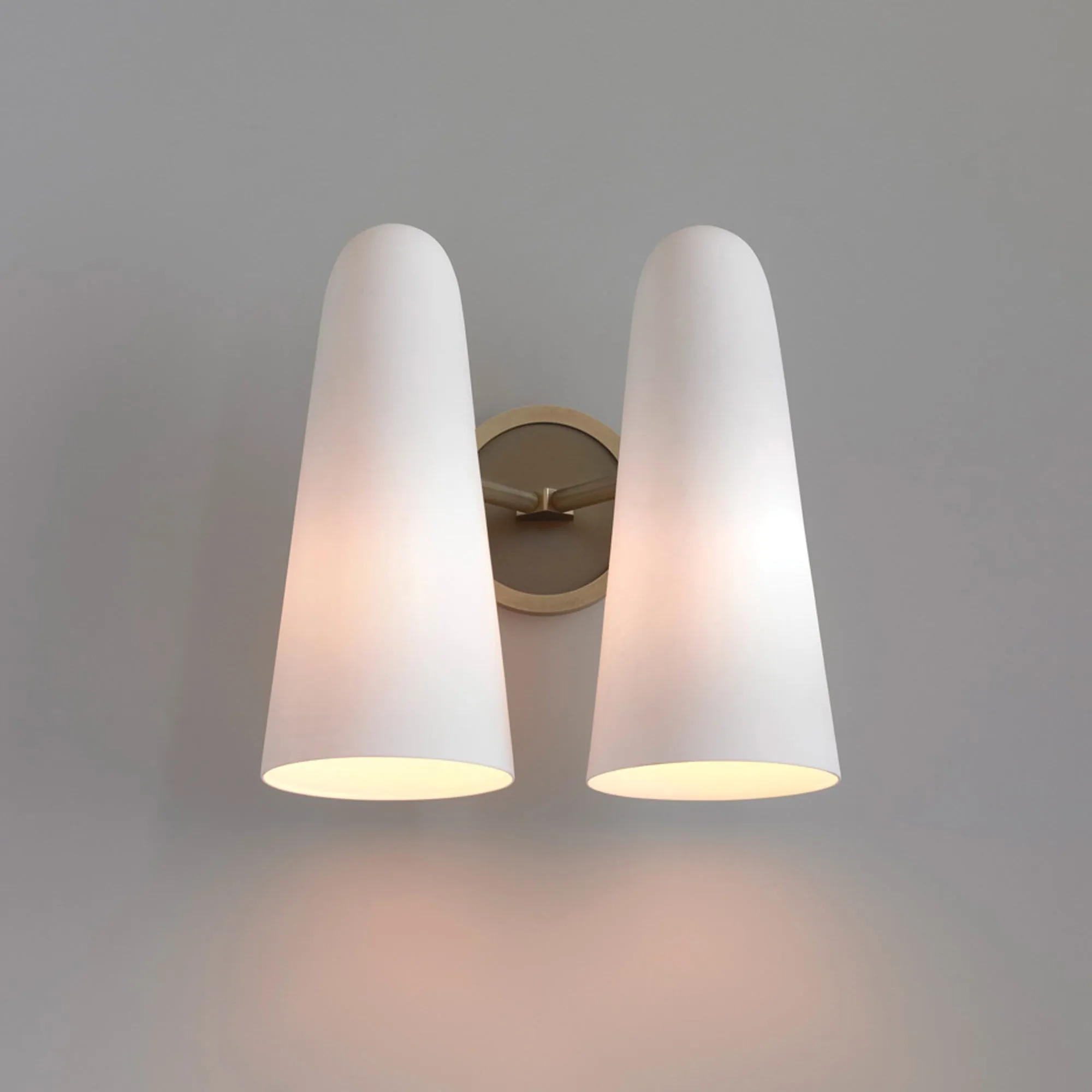 Nordic Simple Light Luxury Brass Wall Lamp M131