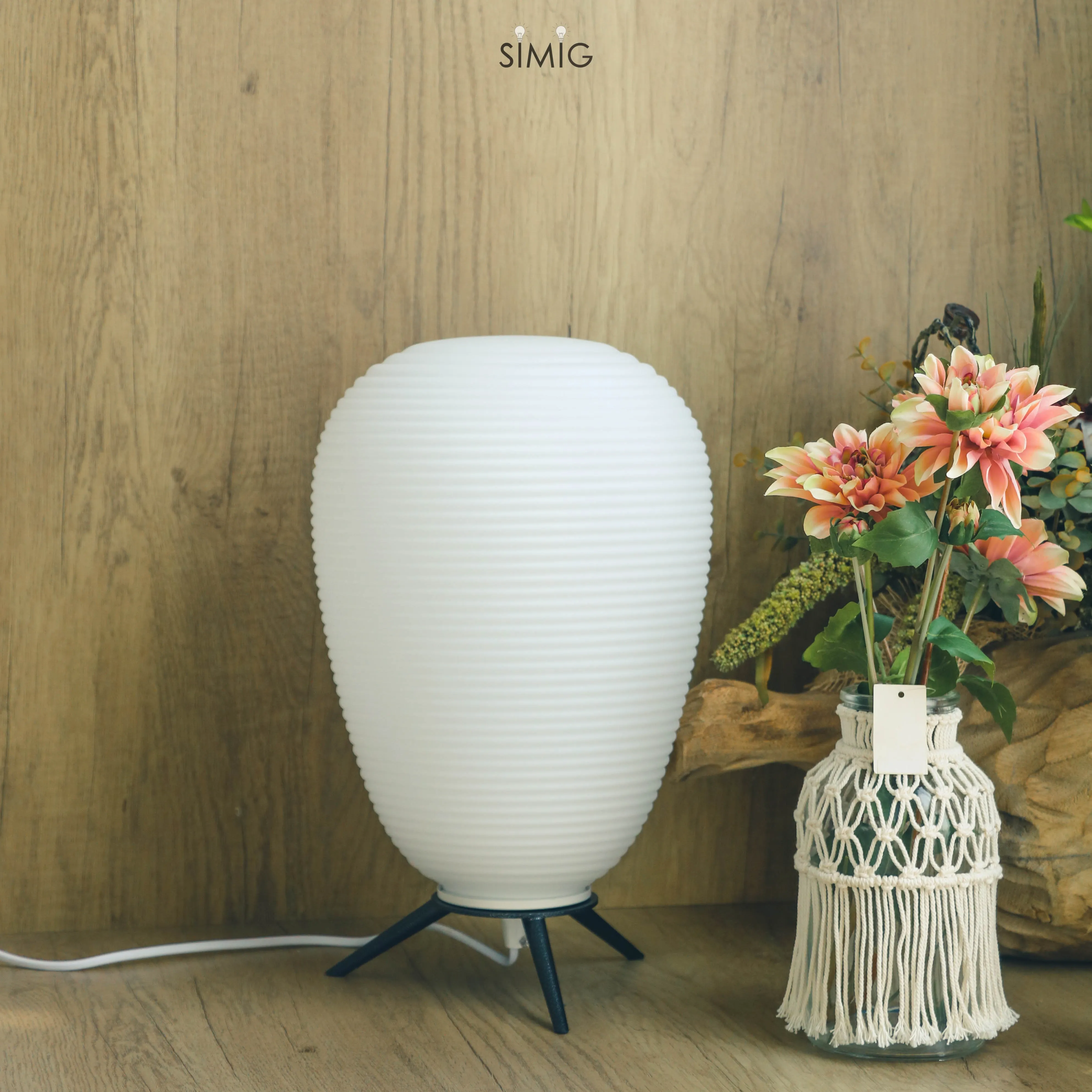 White Tripod Table Lamp for Bedroom S37