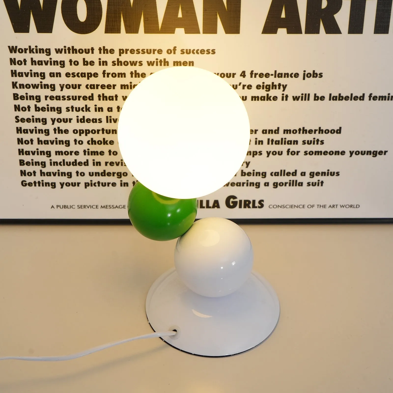 Colorful Design Acrylic Ball Table Lamp M203