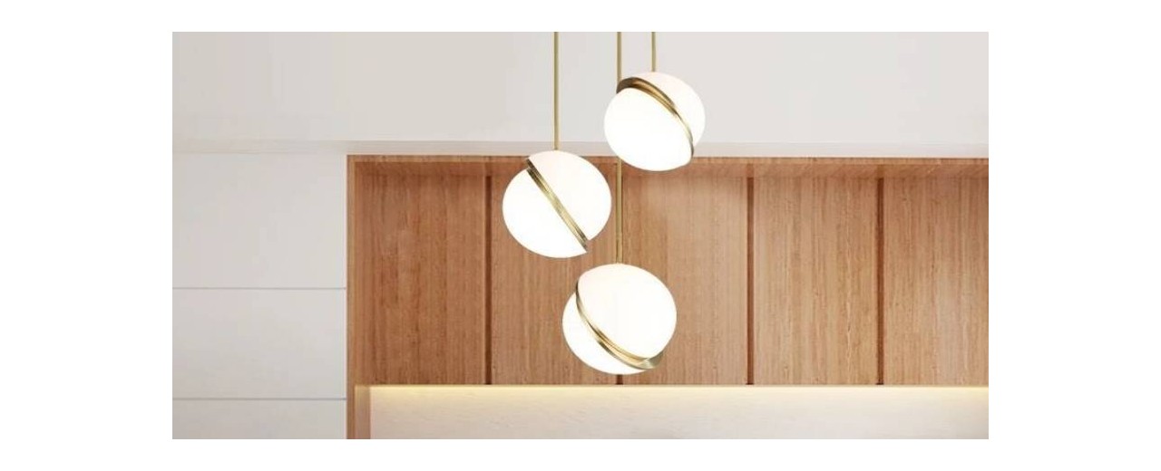 Exquisite And Noble Crescent Lamp In Decoration